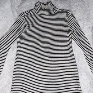 Super soft American eagle striped turtleneck, size medium